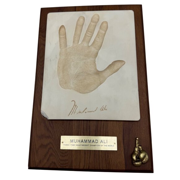 Muhammad Ali Hand Cast Plaque With Signature & Gold Boxing Gloves 10x15" READ - Picture 1 of 11